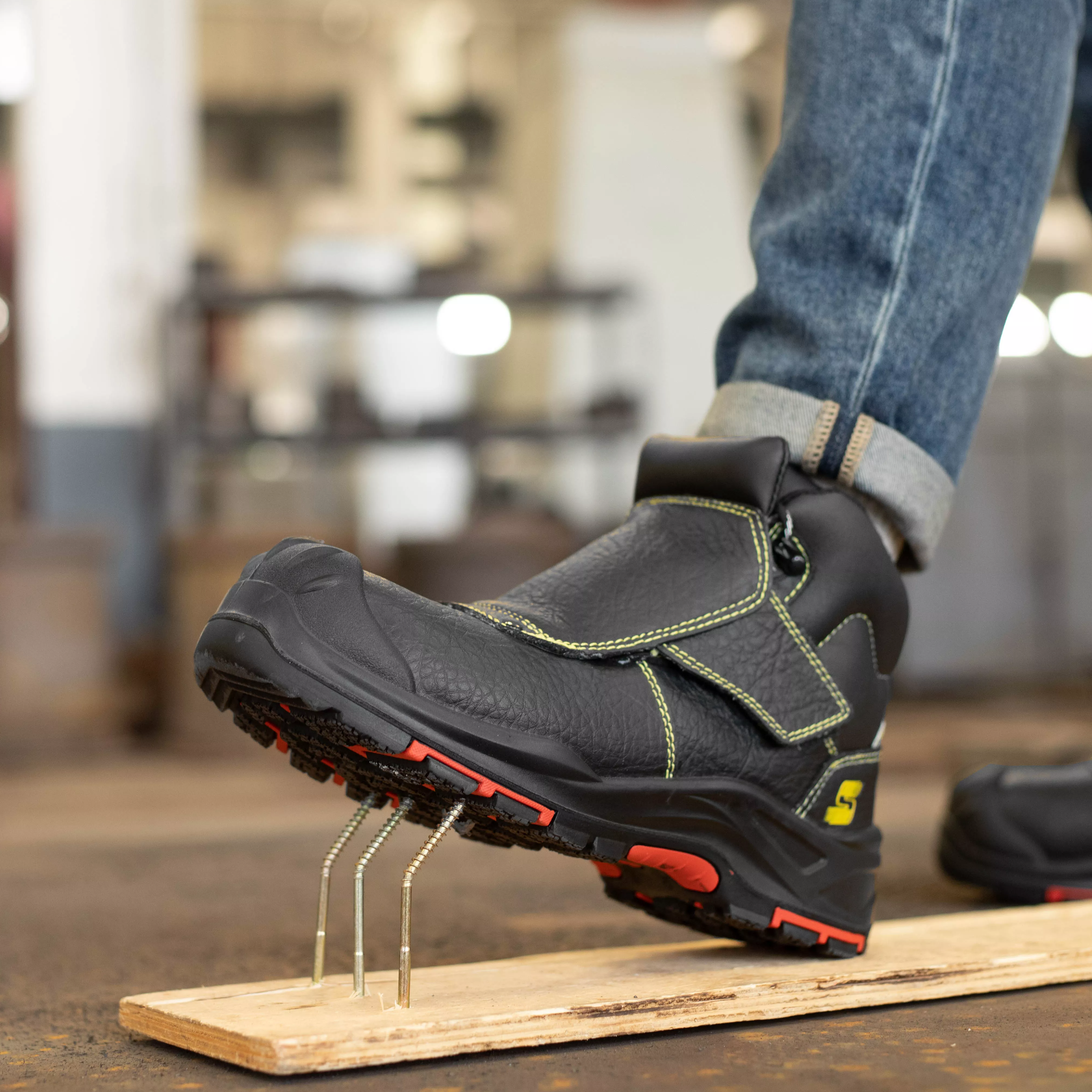 Safe And Reliable Even at -30°C — H-9552 Extreme Cold Safety Boots A Safety Boot Truly Engineered for High-Risk And Extreme Working Conditions